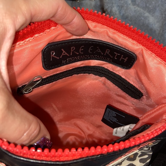 Nwot rare earth Stone Mountain leopard  crossbody bag - Picture 11 of 14